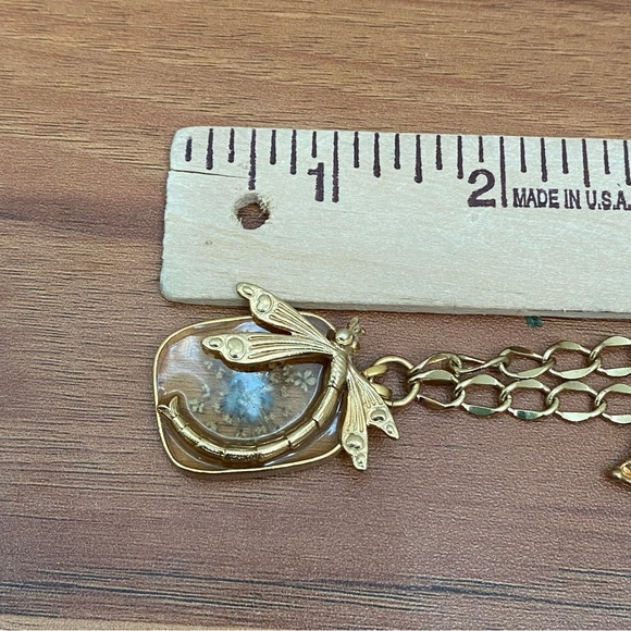 Unsigned Handmade Pressed Flower Resin Dragonfly Pendant Gold-tone Necklace - Picture 5 of 13